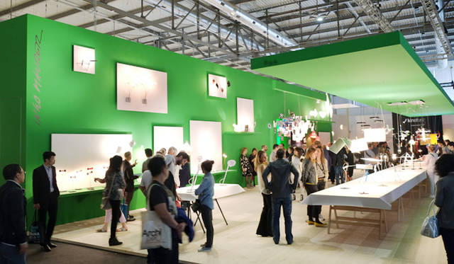 鮮やかなグリーンのブースがゲストを出迎える