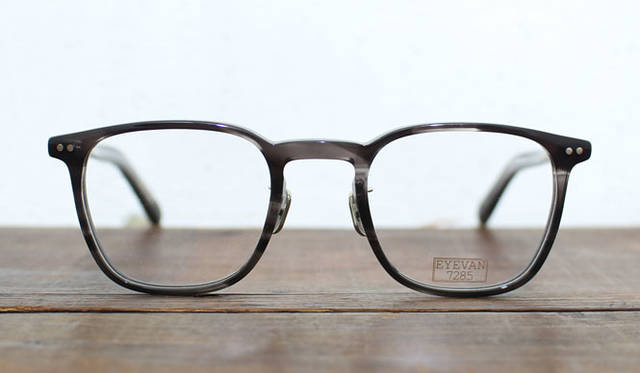 <strong>Continuer｜コンティニュエ</strong><br />「EVEVAN（アイヴァン） 7285」5th Collection（モデル312 カラー1091）3万8880円