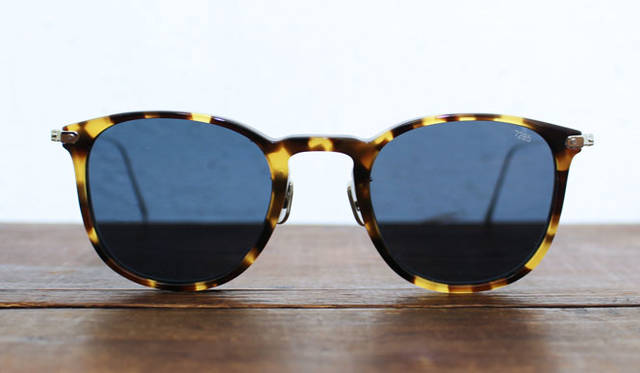 <strong>Continuer｜コンティニュエ</strong><br />「EVEVAN（アイヴァン） 7285」5th Collection（モデル726 カラー3032）4万3200円