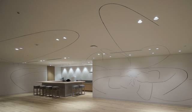 『seventeen lines』2013 Installation view at Cultural Convenience Club/Head Office Photo: 早川宏一