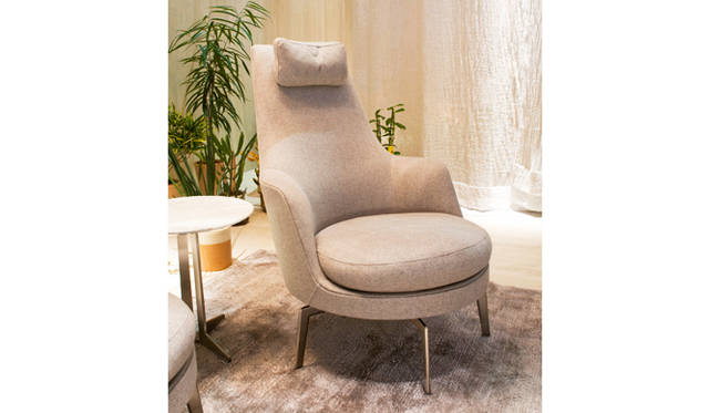 パーソナルチェア「GUSCIOALTO SOFT」by Antonio Citterio（2014）<br>