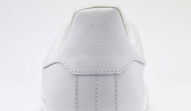 <strong>adidas Originals｜アディダス オリジナルス</strong><br />adidas Originals×White Mountaineering「Stan Smith Patent」