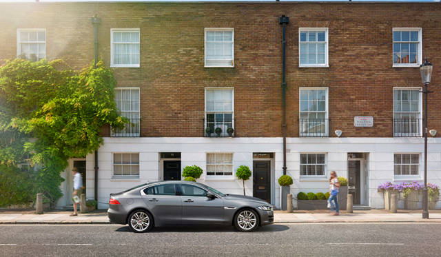 インスタレーションの源、ジャガーXE