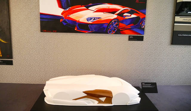 アウディデザインラブ（ラボ）には、ランボルギーニをテーマにしたアートが展示されていた