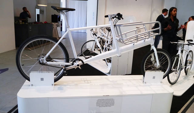 長いホイールベースに大きなカゴがいかにも欧州的な、デンマークはビオメガ社の「ペック」