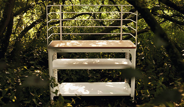 <strong>LIVING MOTIF｜リビング・モティーフ</strong><br />「OUTDOOR COOKING（アウトドアクッキング）」　