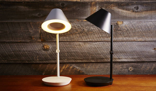 スピーカー、照明、Lightningドック、USBチャージャー、4つの機能が一体になったハイエンドスタンドライト。無料の専用iOSアプリで、CONEをアラームクロックとしても使用できる。2015年Best of CES（iPhone Life誌主催）受賞。オープンプライス