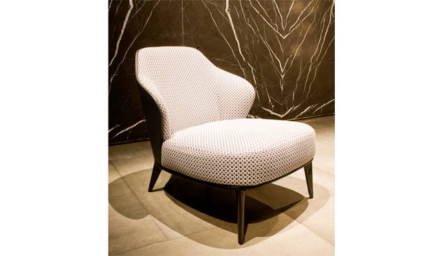 アームチェア「LESLIE（レスリー）」 by Rodolfo Dordoni （2015）