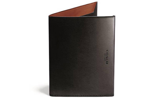 「Water Buffalo Passport Case」［H14×W11cm］3万5640円