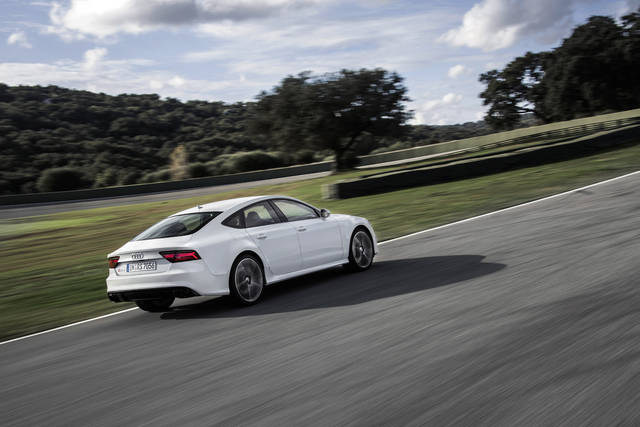 Audi piloted driving @ the limit ? Ascari 2014