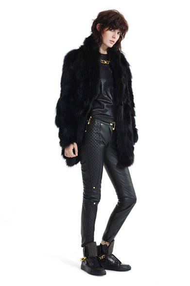 <strong>VERSUS VERSACE｜ヴェルサス ヴェルサーチ</strong><br />2015年春夏コレクション