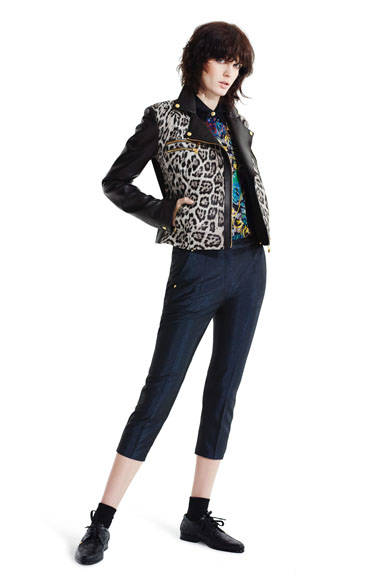 <strong>VERSUS VERSACE｜ヴェルサス ヴェルサーチ</strong><br />2015年春夏コレクション