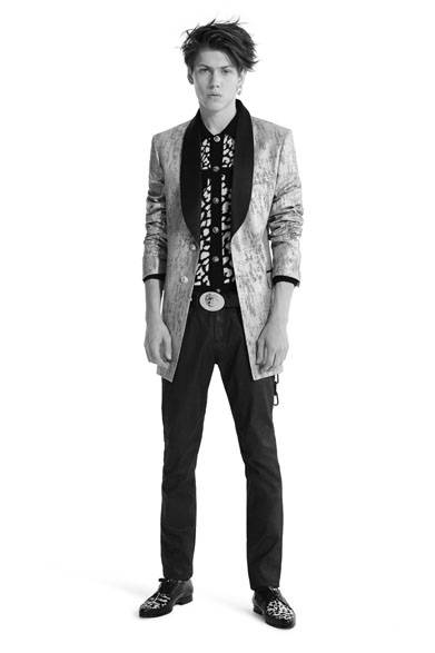 <strong>VERSUS VERSACE｜ヴェルサス ヴェルサーチ</strong><br />2015年春夏コレクション