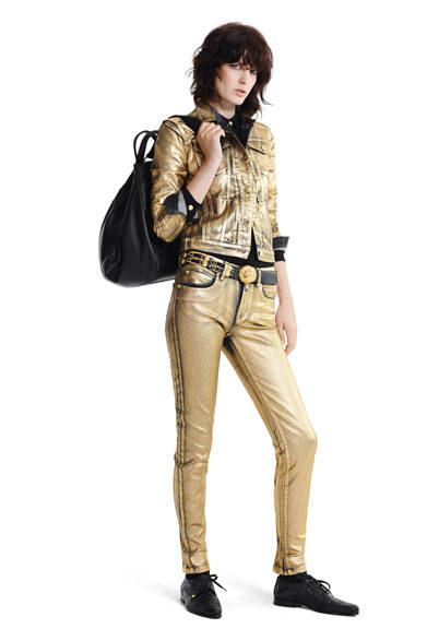 <strong>VERSUS VERSACE｜ヴェルサス ヴェルサーチ</strong><br />2015年春夏コレクション