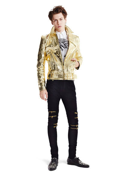 <strong>VERSUS VERSACE｜ヴェルサス ヴェルサーチ</strong><br />2015年春夏コレクション