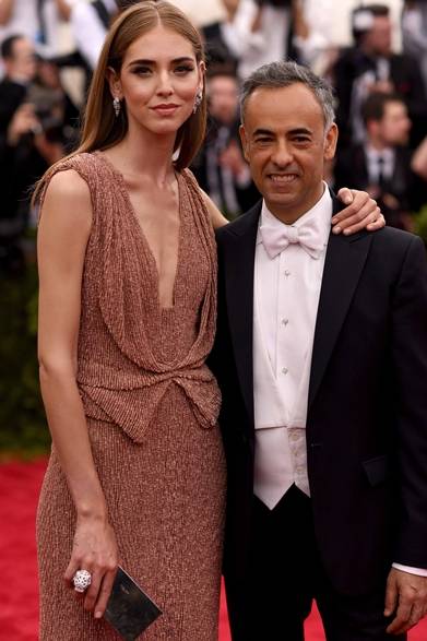 On Ciara Ferragni<br />ドレス&クラッチ:カルバン・クライン コレクション