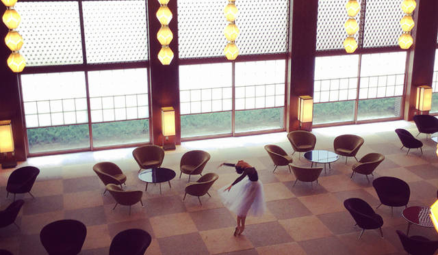 来日中にホテルオークラを訪問<br />courtesy of Mary Helen Bowers, Founder of Ballet Beautiful 