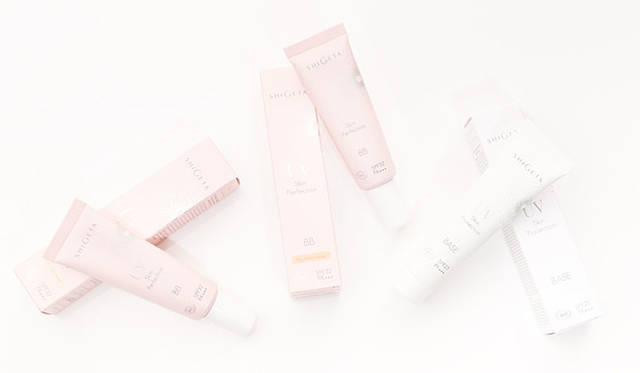 <strong>SHIGETA｜シゲタ</strong><br />左・中央／UVスキンパーフェクション、右／UVスキンプロテクション