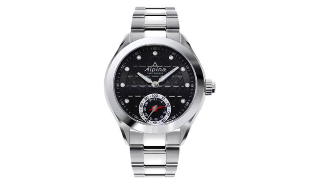 <strong>オルロジカル スマートウォッチ<br /> <br /> </strong> ケース｜ステンレススチール<br /> サイズ｜42mm<br /> ムーブメント｜クォーツ（Cal.FC-285）<br /> 機能｜MotionX®テクノロジー（スマホと連携したMotionX®アクティビティトラッキング、Sleeptracker®スリープモニタリング、スリープ サイクル アラーム、ゲット アクティブ アラート、アダプティブ コーチイングなど）、時刻補正機能、指針式日付表示＆指針式月齢表示（6時位置に同軸配置）<br /> ストラップ｜レザー<br /> 防水｜10気圧<br /> 発売時期｜8月予定<br /> 予価｜17万2800円<br />