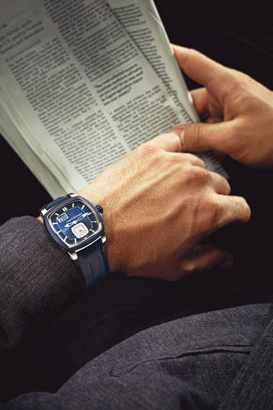 <strong>パトラビ エボテック ビッグデイト</strong><br />ケース｜ステンレススチール＋ラバーベゼル<br />サイズ｜縦38.54×横39.25mm<br />厚さ｜12.9mm<br />ムーブメント｜自動巻き（Cal.CFB A1003）<br />機能｜ビッグデイト（2枚のディスクで日付を表示）<br />ストラップ｜カーフ<br />防水｜50ｍ<br />発売時期｜発売中<br />価格｜102万6000円<br />