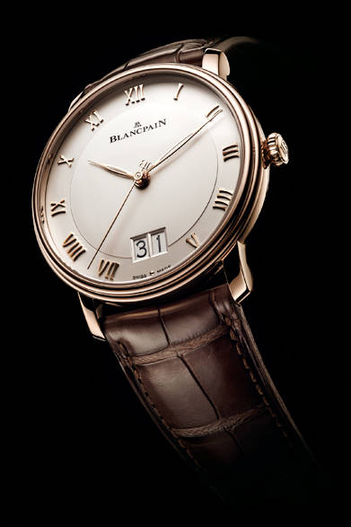 <strong>ヴィルレ ラージデイト</strong><br />ケース｜18Kレッドゴールド<br />直径｜40mm<br />厚さ｜10.88mm<br />ムーブメント｜自動巻き（Cal.6950）<br />機能｜日付表示（6時位置に、2枚のディスクで表示するラージデイト）<br />ストラップ｜アリゲーター<br />防水｜3気圧<br />発売時期｜2015年秋予定<br />予価｜228万9600円<br />