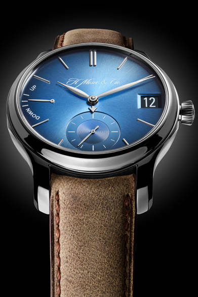 <strong>エンデバー・パーペチュアル・カレンダー</strong><br />ケース｜18Kホワイトゴールド<br />直径｜40.8mm<br />厚さ｜12.9mm<br />ムーブメント｜手巻き（Cal.HMC 341）<br />機能｜パーペチュアルカレンダー（3時位置に日付表示、センターの指針で月表示、ムーブメントの受け板に閏年表示）、パワーリザーブ表示<br />ストラップ｜アリゲーター<br />防水｜日常生活防水<br />発売時期｜2015年年内<br />予価｜691万2000円<br />