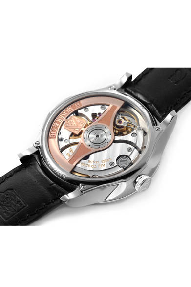 <strong>ベンチャー・トゥールビヨン・デュアルタイム</strong><br />ケース｜18Kホワイトゴールド<br />直径｜41.5mm<br />厚さ｜14.3mm<br />ムーブメント｜自動巻き（Cal.HMC 802）<br />機能｜トゥールビヨン、第2時間帯表示（レッドの副時針で本国時間を表示）<br />ストラップ｜アリゲーター<br />防水｜日常生活防水<br />発売時期｜発売中<br />予価｜1215万円<br />