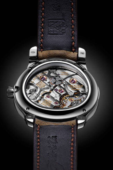 <strong>エンデバー・パーペチュアル・カレンダー</strong><br />ケース｜18Kホワイトゴールド<br />直径｜40.8mm<br />厚さ｜12.9mm<br />ムーブメント｜手巻き（Cal.HMC 341）<br />機能｜パーペチュアルカレンダー（3時位置に日付表示、センターの指針で月表示、ムーブメントの受け板に閏年表示）、パワーリザーブ表示<br />ストラップ｜アリゲーター<br />防水｜日常生活防水<br />発売時期｜2015年年内<br />予価｜691万2000円<br />