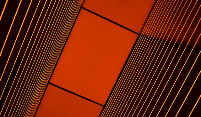 <strong>Daiwa House｜大和ハウス工業</strong><br />オリジナル作品「expose」は、暗い空間で、さまざまな質の光を浴びることにより起こる感覚や感情の変化を体験するインスタレーション