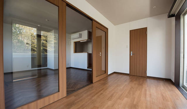 <strong>Daiwa House｜大和ハウス工業</strong><br />集合住宅（賃貸マンション）「LIFE（ライフ）」は“生きる”をテーマとしたマンションで、そのテーマにのっとったデザイン・設計となっている