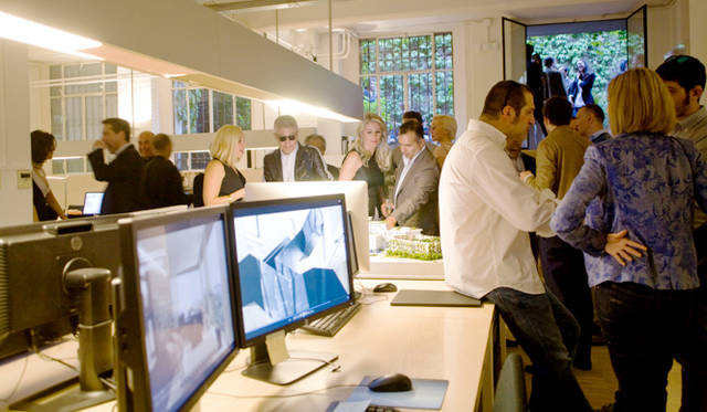 リッソーニ・アソシエーションで開かれた“リッツカールトン・レジデンス・プロジェクト”のプレゼンテーション＆カクテルパーティーの様子