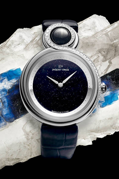 <strong>レディ 8 アベンチュリン</strong><br />ケース｜ステンレススチール<br />直径｜35mm<br />ムーブメント｜自動巻き（Jaquet Droz 1153）<br />パワーリザーブ｜68時間<br />ストラップ｜アリゲーター<br />防水｜3気圧<br />価格｜184万6800円