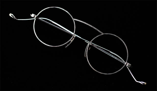 <strong>1920’s Art Craft Optical Co</strong><br/>価格は以下問合せ（ソラックザーデ Tel. 03-3478-3345）