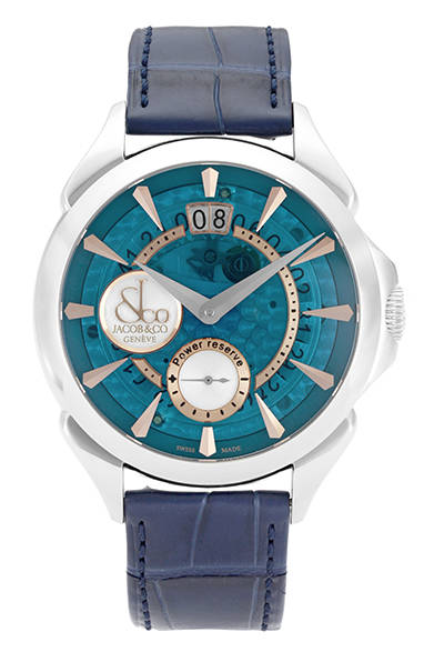 <strong>パレーシャル クラシック マニュアル ビッグデイト ミネラルクリスタル</strong><br />ケース｜ステンレススチール<br />直径｜42mm<br />厚さ｜13.5mm<br />ムーブメント｜手巻き（Cal.JCCM01）<br />機能｜パワーリザーブ表示、日付表示（2枚のディスクで表示するビッグデイト）<br />ストラップ｜アリゲーター<br />防水｜50ｍ<br />価格｜160万円