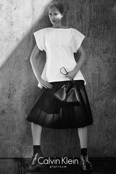 トップス2万4840円、ボトムス5万1840円