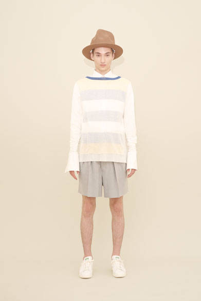 <strong>m's braque｜エムズ ブラック</strong><br />ボーダーニット5万2920円、シャツ3万4560円、ショーツ3万1320円