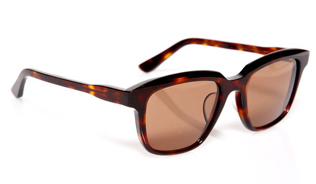 <strong>VONN｜ヴォン</strong><br />2015年春夏コレクション　モデル「DOMHAN」（VN-001）2万1600円