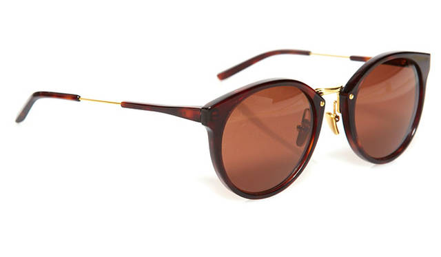 <strong>VONN｜ヴォン</strong><br />2015年春夏コレクション　モデル「DALL」（VN-003）2万8080円