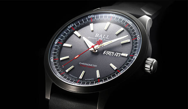 <strong>エンジニアII ボルケーノ</strong><br />ケース｜ミューメタル・カーバイト<br />直径｜45mm<br />厚さ｜12.4mm<br />ムーブメント｜自動巻き（Cal.RR1102-C）<br />機能｜日付表示、曜日表示、15個のマイクロガスライトによる自己発光システム、8万A/m以上の耐磁性<br />ストラップ｜ブラックラバー（ナイロン製NATOストラップ付属）<br />防水｜100ｍ<br />発売時期｜11月予定<br />予価｜43万2000円<br />