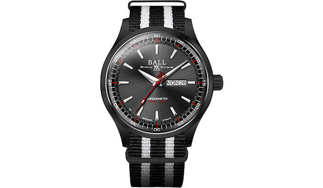 <strong>エンジニアII ボルケーノ</strong><br />ケース｜ミューメタル・カーバイト<br />直径｜45mm<br />厚さ｜12.4mm<br />ムーブメント｜自動巻き（Cal.RR1102-C）<br />機能｜日付表示、曜日表示、15個のマイクロガスライトによる自己発光システム、8万A/m以上の耐磁性<br />ストラップ｜ブラックラバー（ナイロン製NATOストラップ付属）<br />防水｜100ｍ<br />発売時期｜11月予定<br />予価｜43万2000円<br />