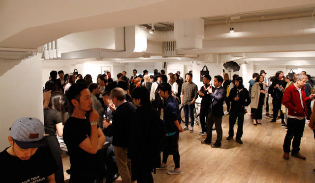 さまざまなアーティストやクリエーターが駆けつけたエキシビションからは、彼らへの注目度の高さがうかがえた<br/>Photograph by Gianluca Wright