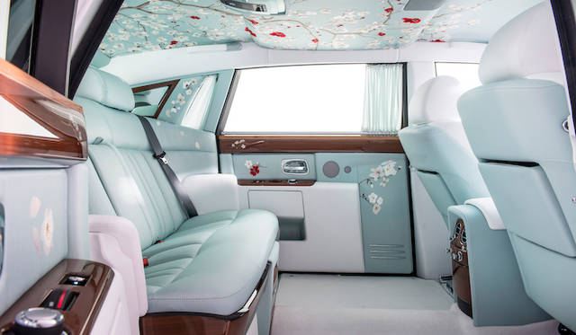 2015年のジュネーブショーで発表された、和服をモチーフにしたファントムのビスポークモデル「セレニティ」