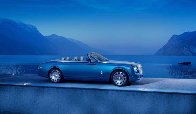 2014年のコンコルソ・デレガンツァ ヴィラ デステで発表された、世界記録のボートをオマージュする特別なファントム ドロップヘッド クーペ