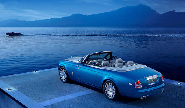 2014年のコンコルソ・デレガンツァ ヴィラ デステで発表された、世界記録のボートをオマージュする特別なファントム ドロップヘッド クーペ