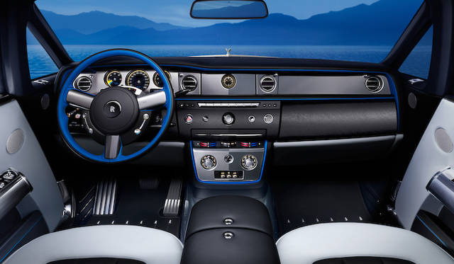 2014年のコンコルソ・デレガンツァ ヴィラ デステで発表された、世界記録のボートをオマージュする特別なファントム ドロップヘッド クーペ