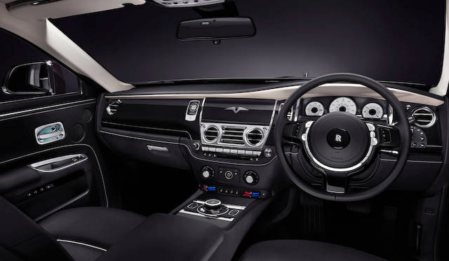 2014年に登場したゴーストの特別限定モデル。エンジンの最高出力がプラス30bhpの593bhp（601ps）とされた