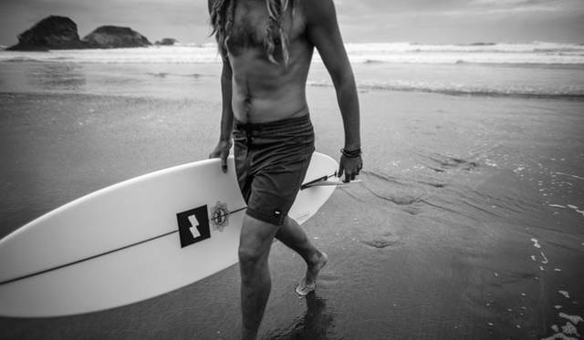 <strong>BARNEYS NEW YORK｜バーニーズ　ニューヨーク</strong><br />サーフブランド「BANKS（バンクス）」2015年春夏コレクション