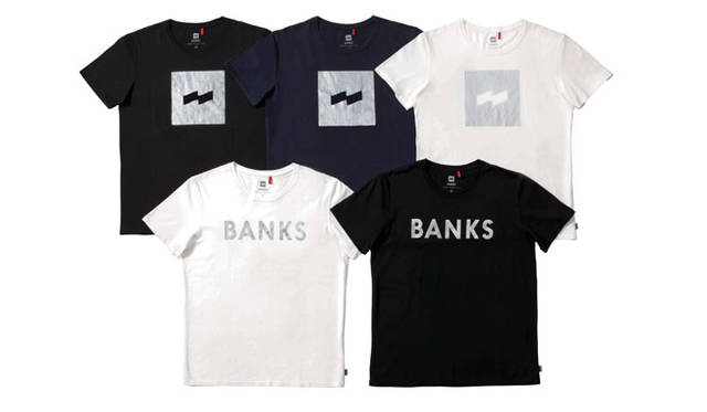 <strong>BARNEYS NEW YORK｜バーニーズ　ニューヨーク</strong><br />サーフブランド「BANKS（バンクス）」メタリックプリントの限定Tシャツ各5940円