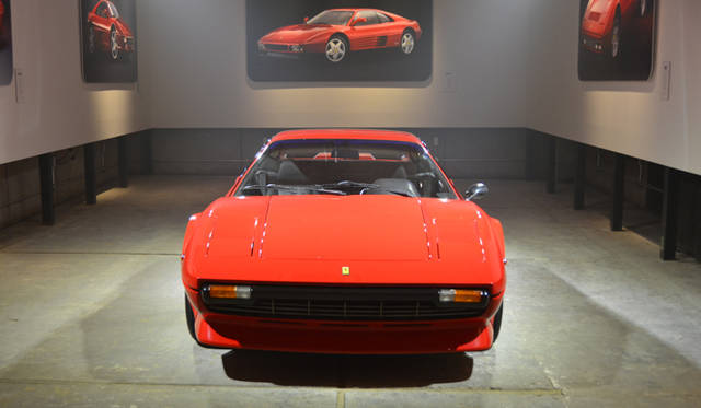 フェラーリ初のミッドシップV8モデル「308 GTB」