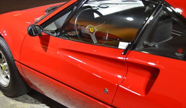 フェラーリ初のミッドシップV8モデル「308 GTB」